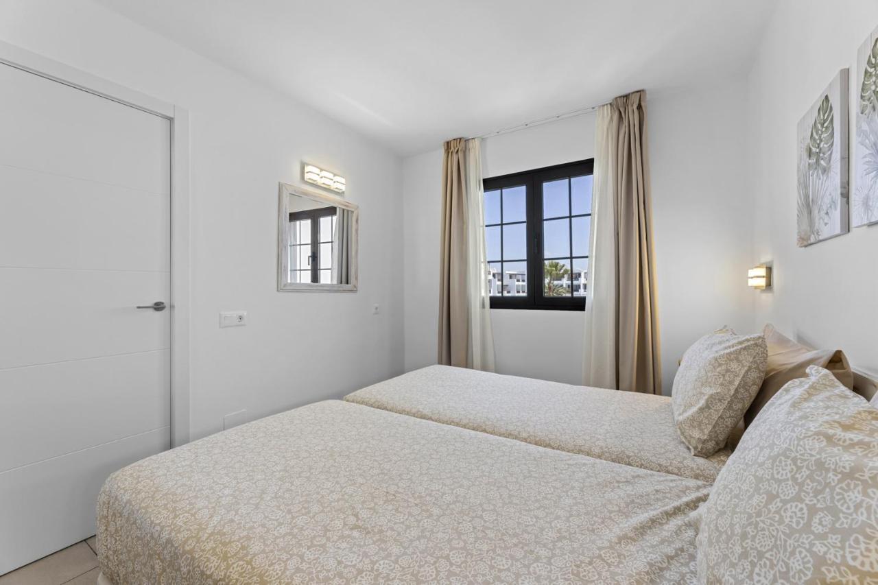 Casahost Bastian Boutique I Seaview Apartman Costa Teguise Kültér fotó
